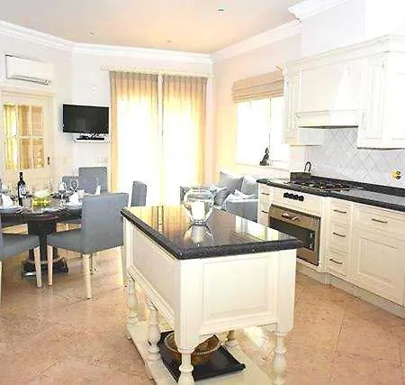 فيلة Sleeps 8 Pool Air Con Wifi كينتا دو لاغو