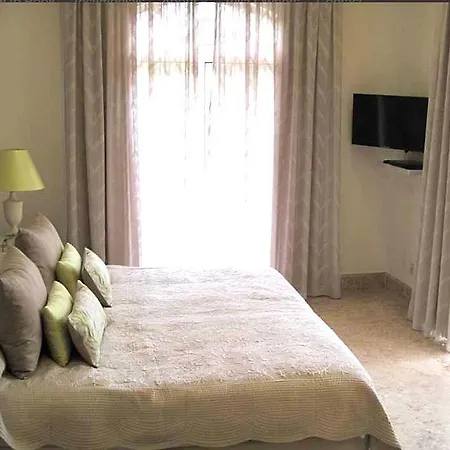 Villa Sleeps 8 Pool Air Con Wifi